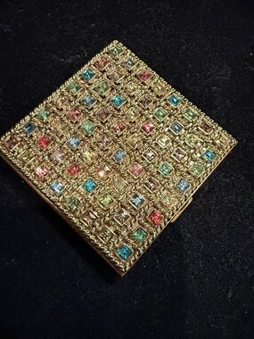 A stunning 1950's powder compact by Volupte, USA.